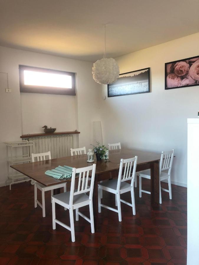 Casa Gaiani Villetta In Riva Al Lago Vista Mozzafiato Varano Borghi Dış mekan fotoğraf