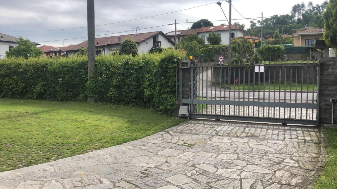 Casa Gaiani Villetta In Riva Al Lago Vista Mozzafiato Varano Borghi Dış mekan fotoğraf
