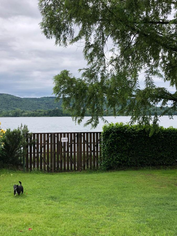 Casa Gaiani Villetta In Riva Al Lago Vista Mozzafiato Varano Borghi Dış mekan fotoğraf