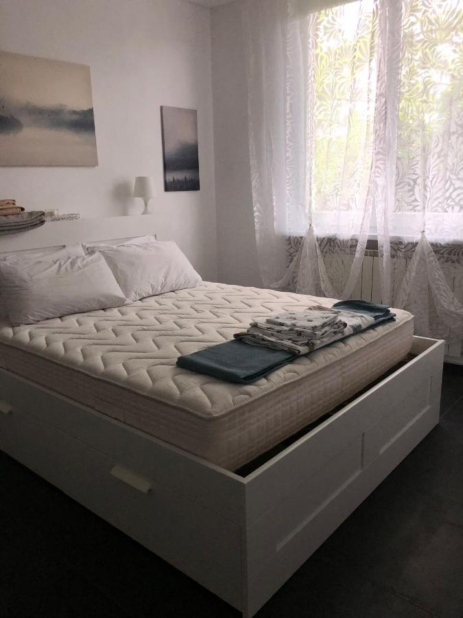 Casa Gaiani Villetta In Riva Al Lago Vista Mozzafiato Varano Borghi Dış mekan fotoğraf