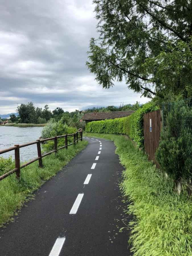 Casa Gaiani Villetta In Riva Al Lago Vista Mozzafiato Varano Borghi Dış mekan fotoğraf